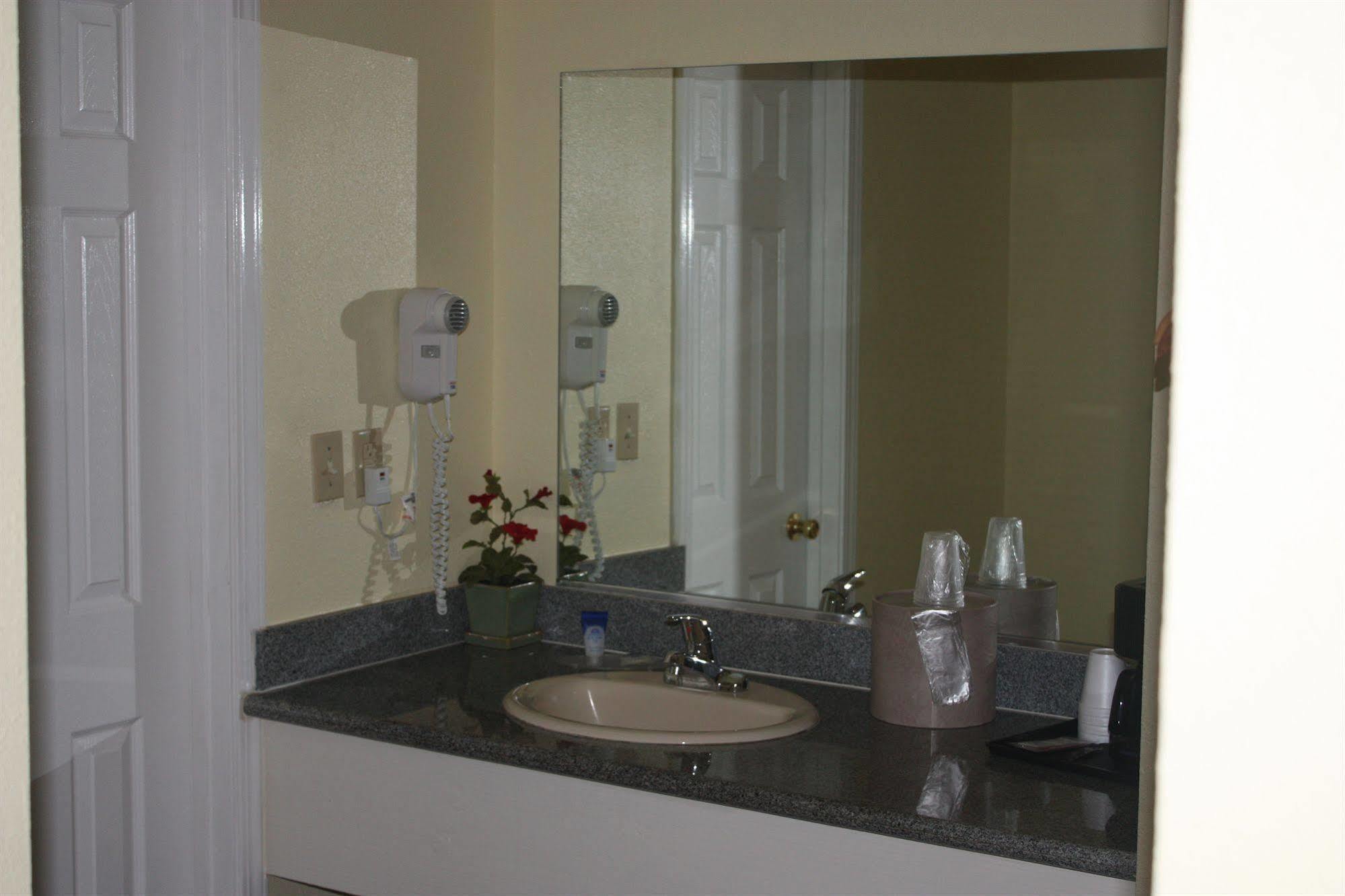Value Inn & Suites 레딩 외부 사진