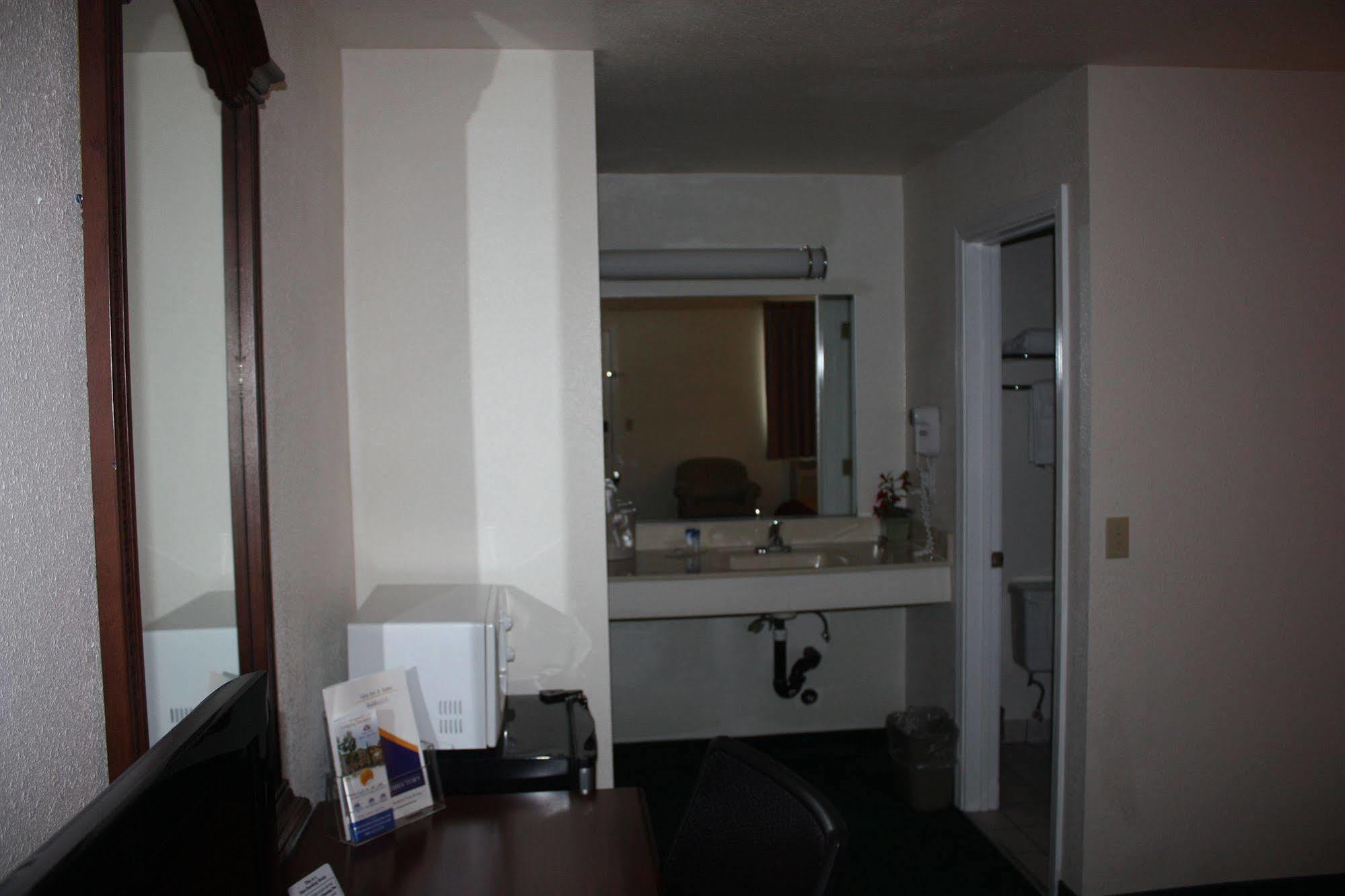 Value Inn & Suites 레딩 외부 사진